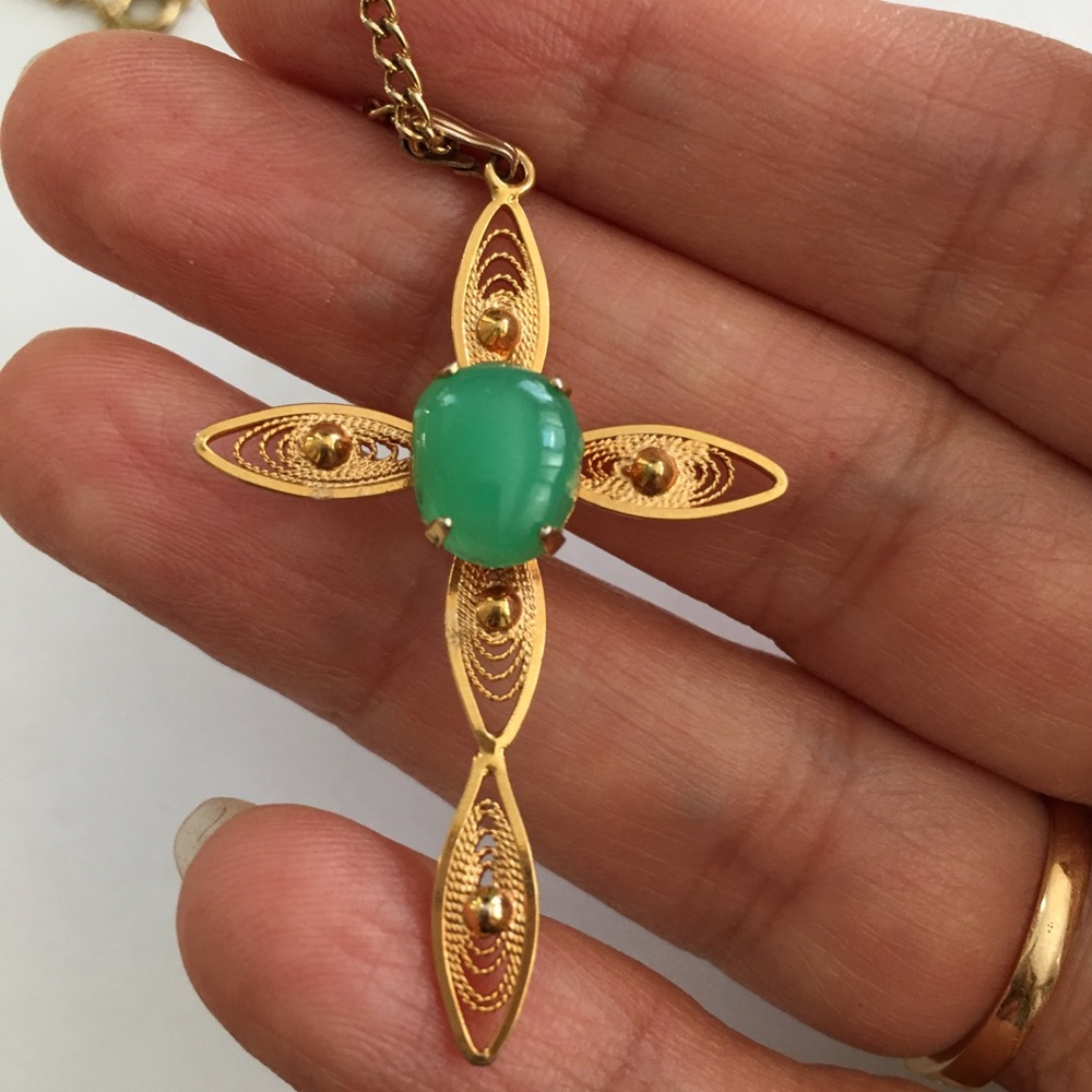 Natural chrysoprase 12K gold filled filigree cross pendant - Picture 2 of 12